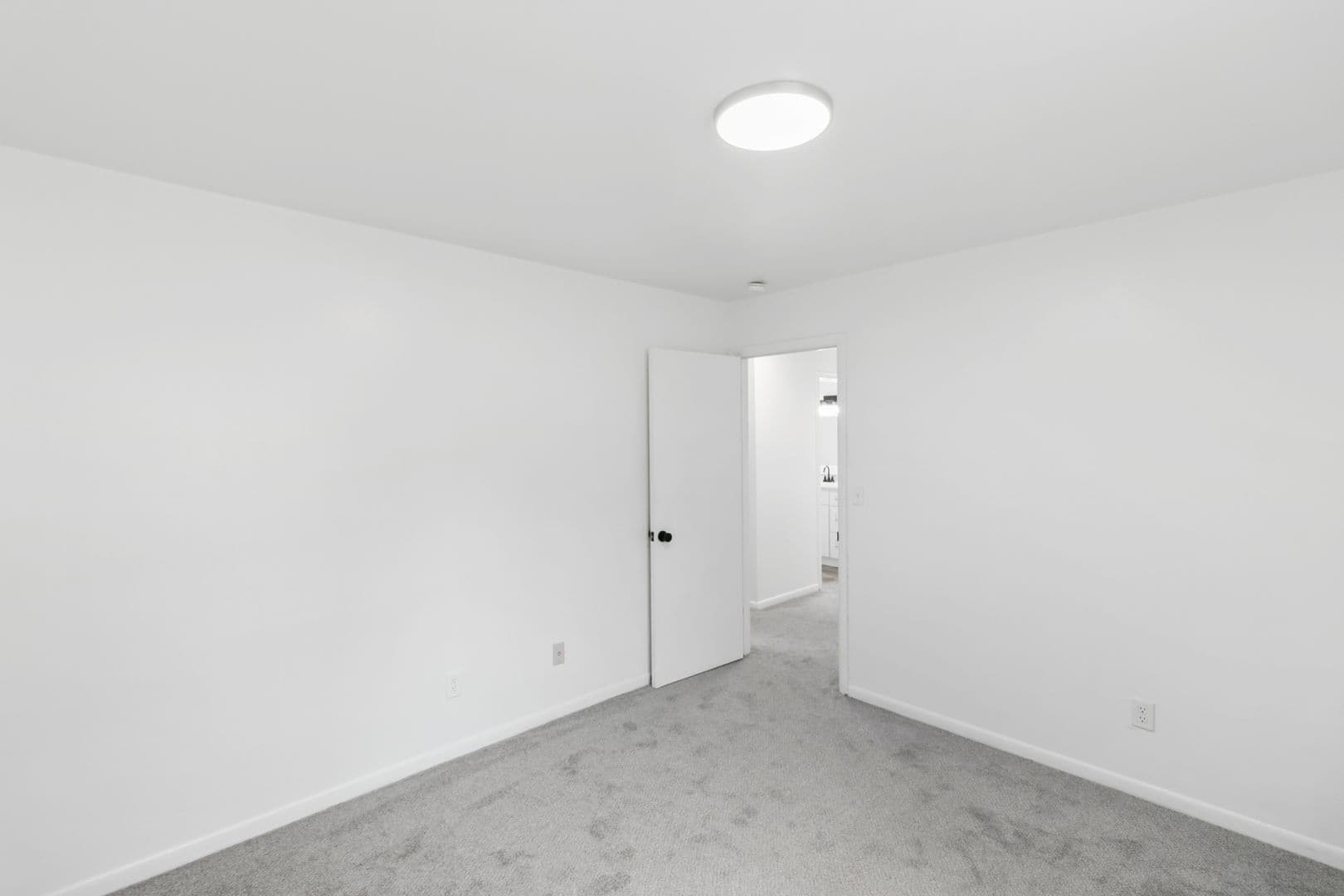 Kalamazoo Apartment: 105 N Kendall Ave