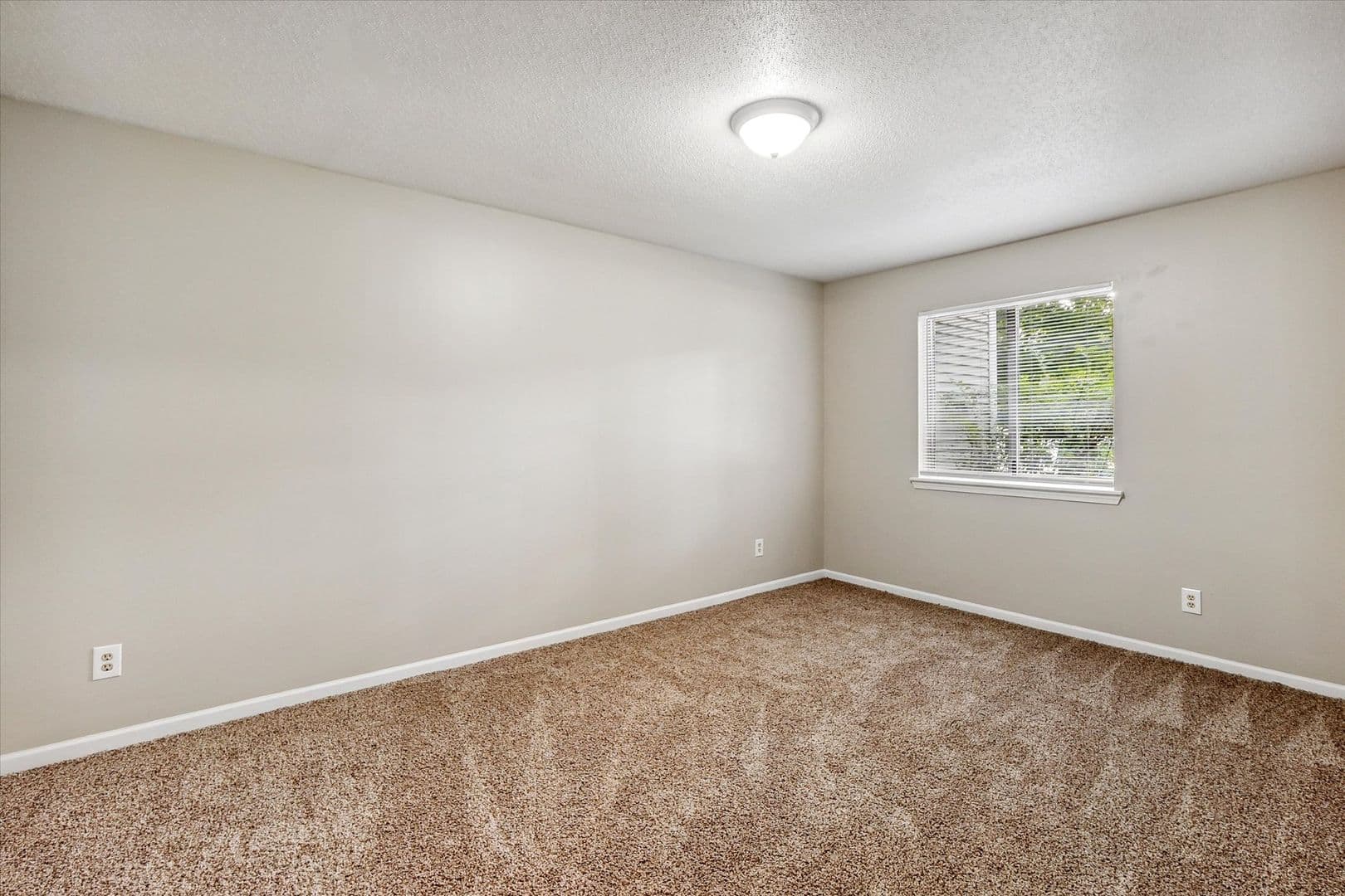 Augusta Apartment: 504 W Jefferson