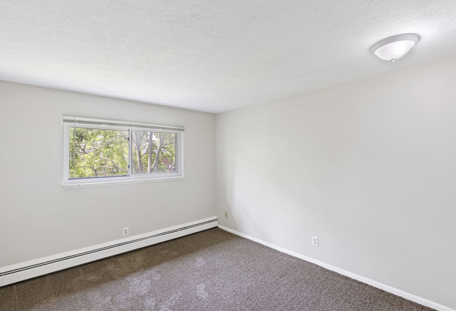 Lansing Apartment: 2928, 2931,2936,2937 Kenwick Circle