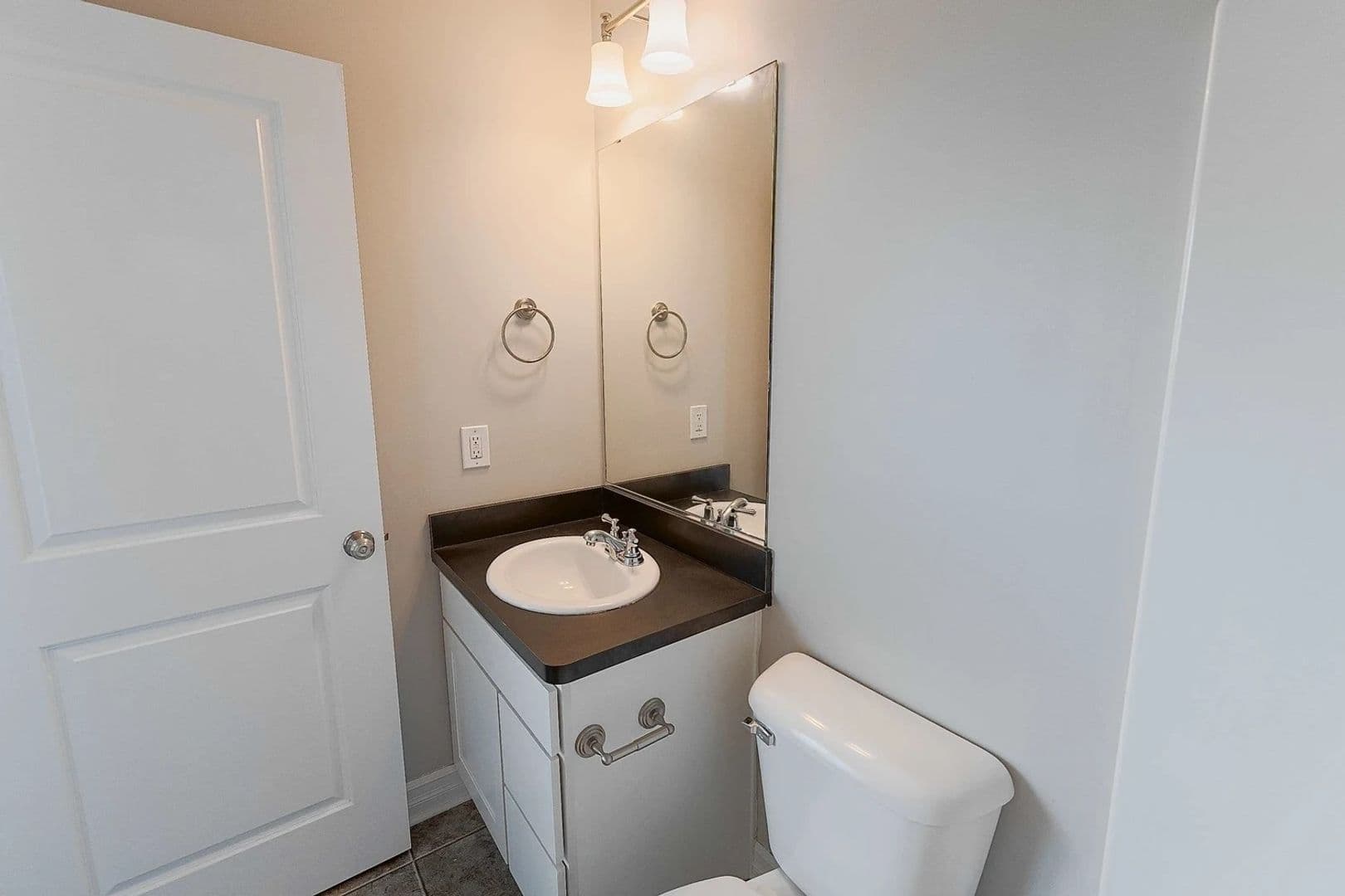 East Lansing Apartment: 3945 Hunsaker Drive