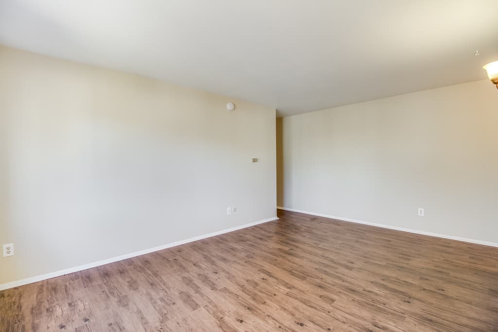 Lansing Apartment: 723 W Shiawassee