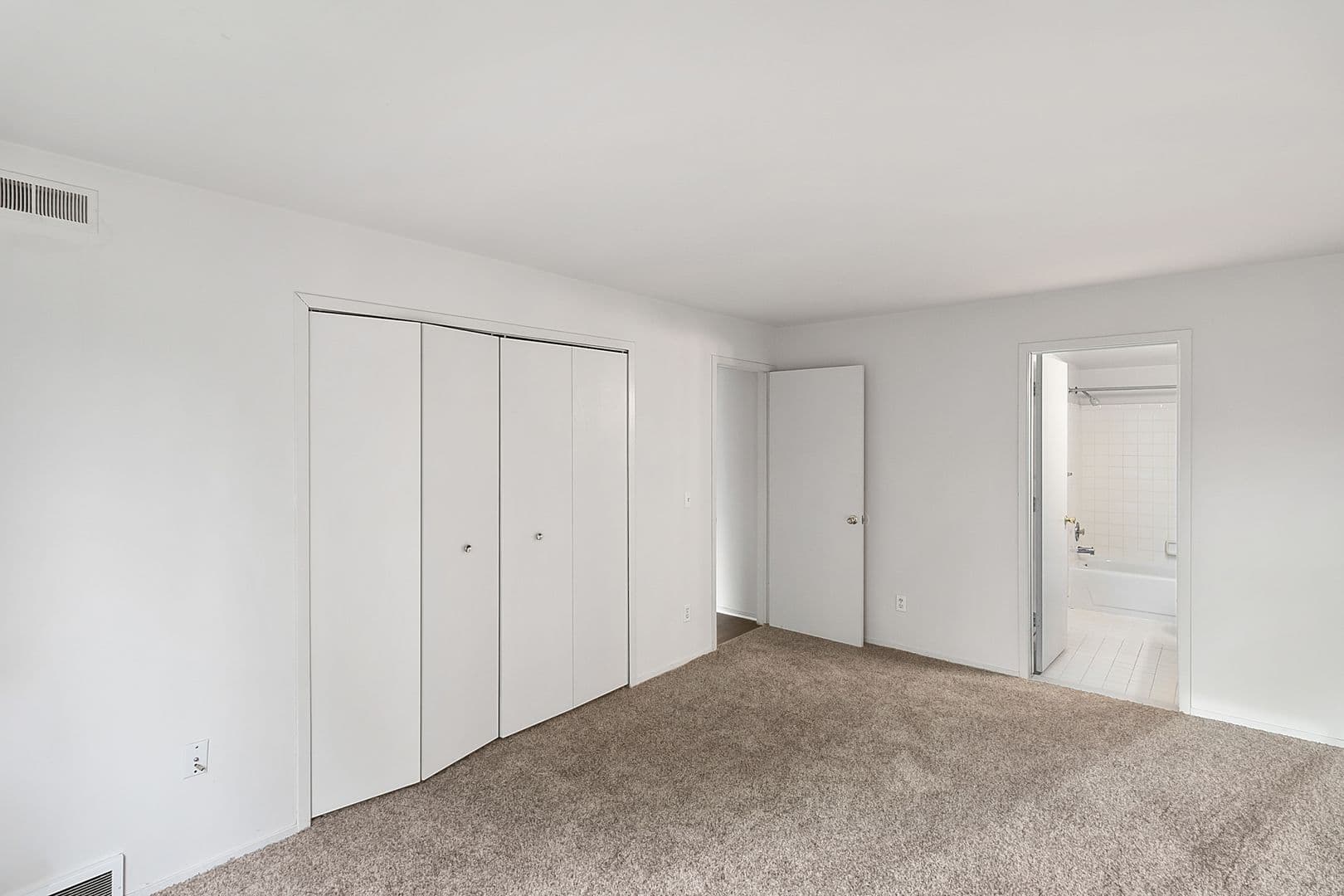 Farmington Hills Apartment: 31600 W. Nine Mile Rd
