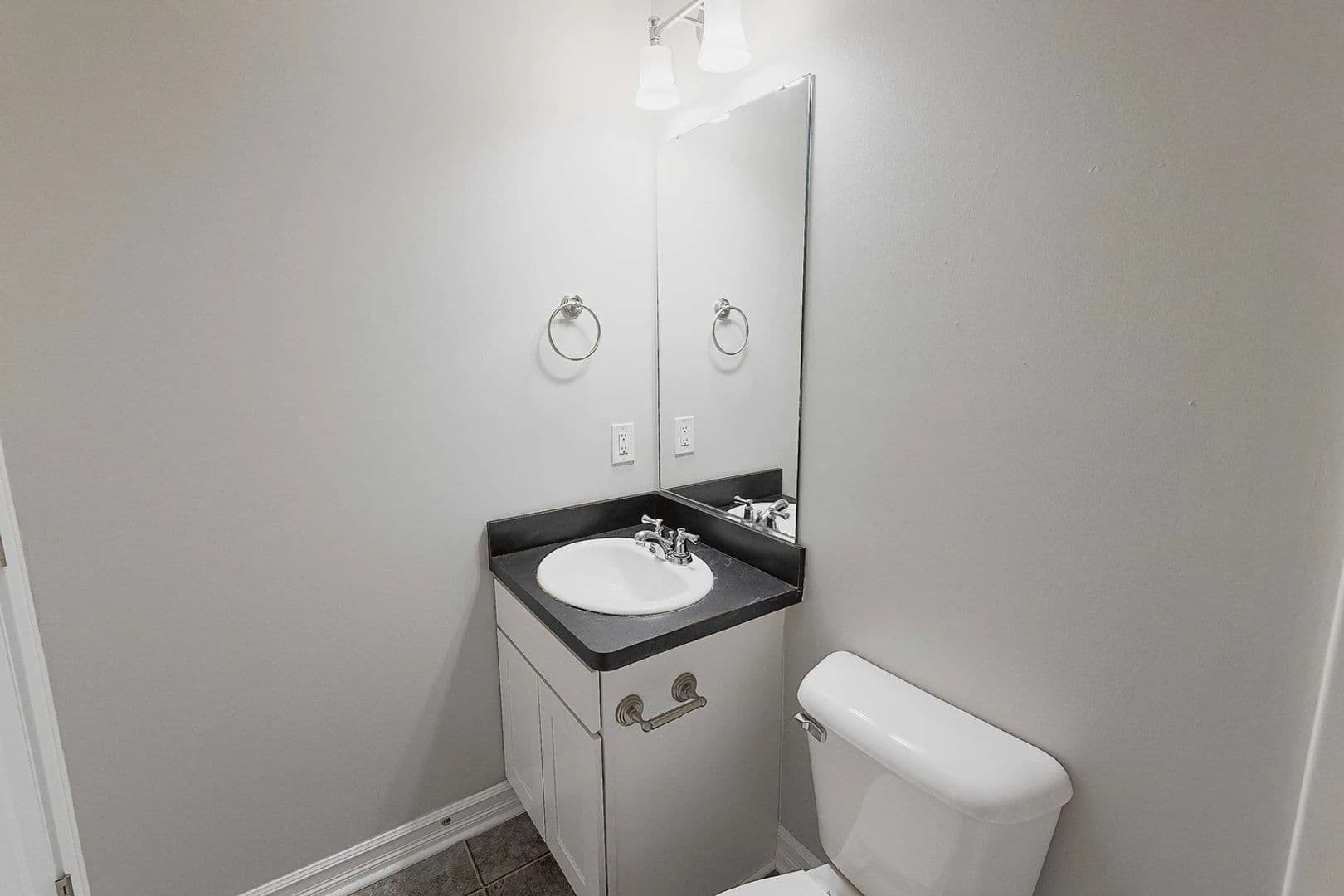 East Lansing Apartment: 3945 Hunsaker Drive