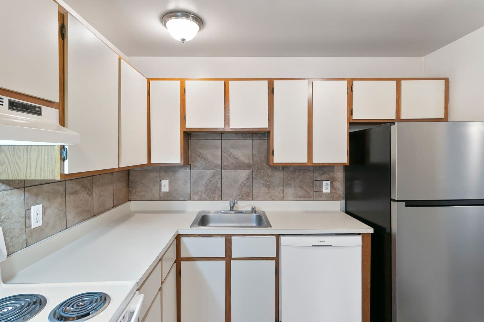 Farmington Hills Apartment: 31600 W. Nine Mile Rd