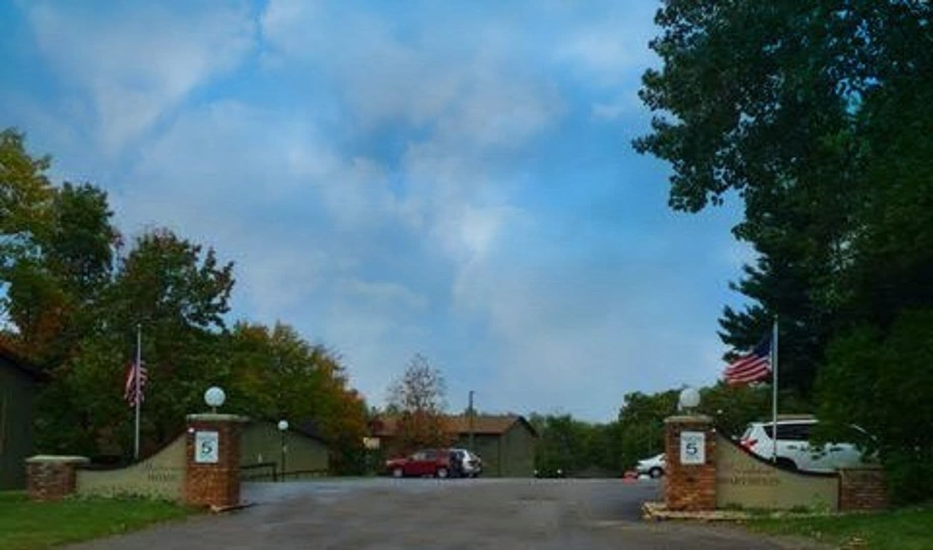 Marquette Apartment: 1000-1142 Northland Drive