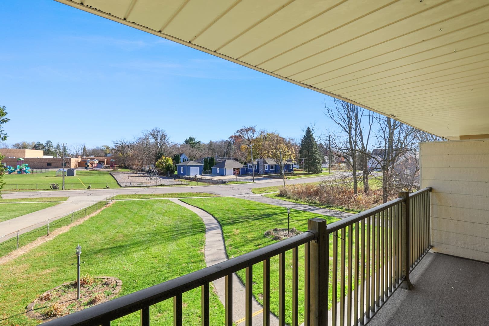 Howell Apartment: 727 & 739 E. Sibley Street   330 Bush Street