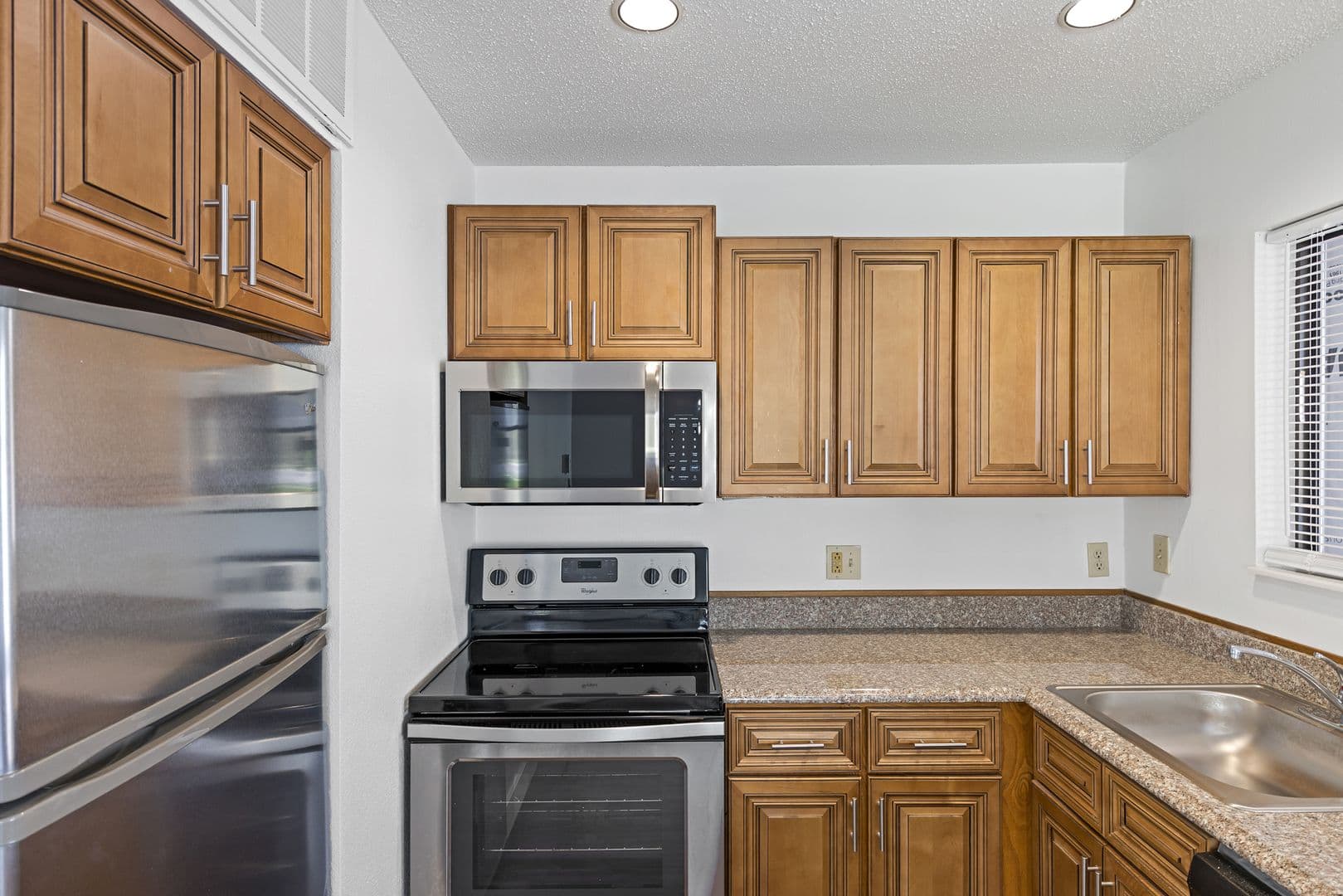 Kalamazoo Apartment: 1500 East Kilgore Road