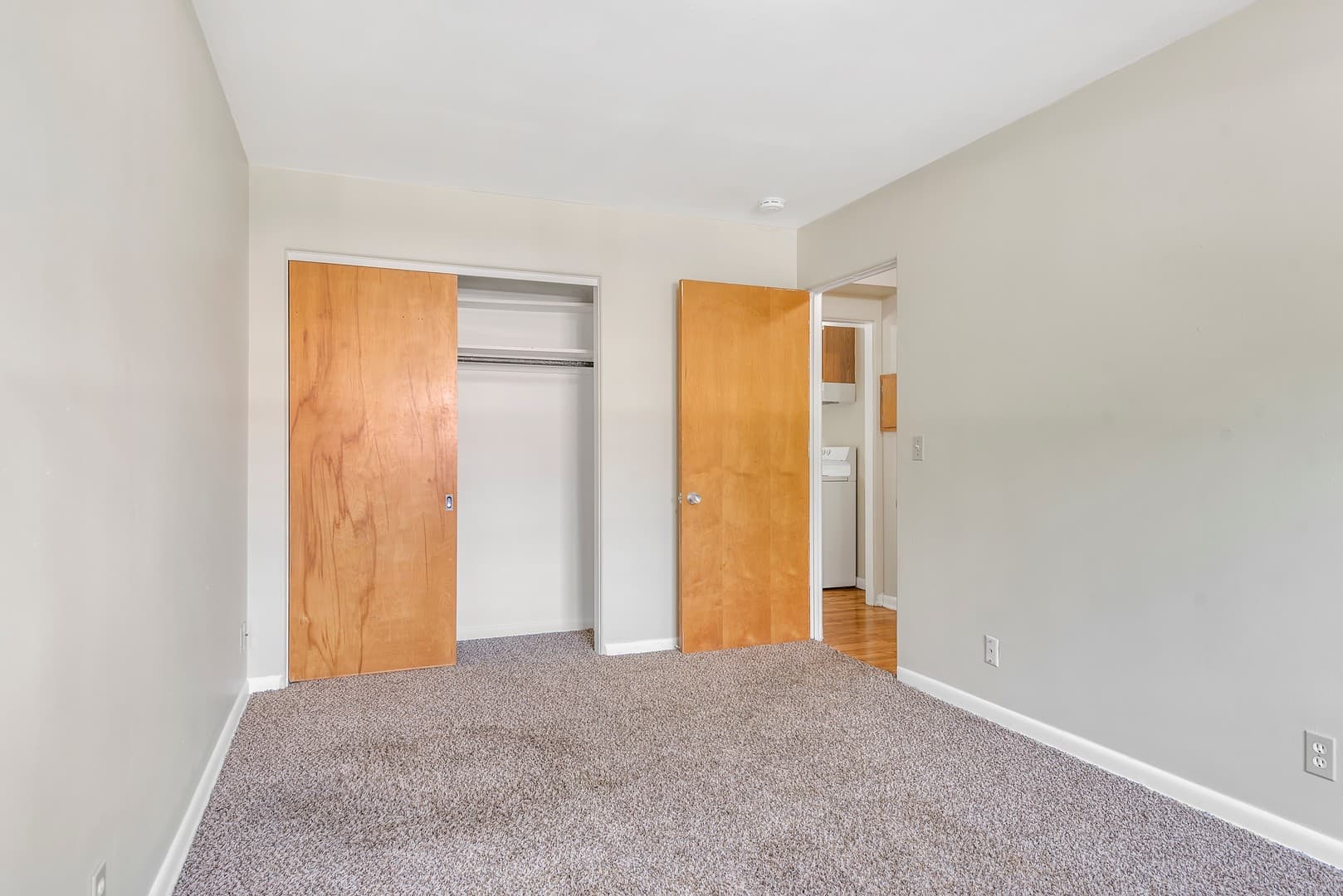 East Lansing Apartment: 1410 Old Canton Lane