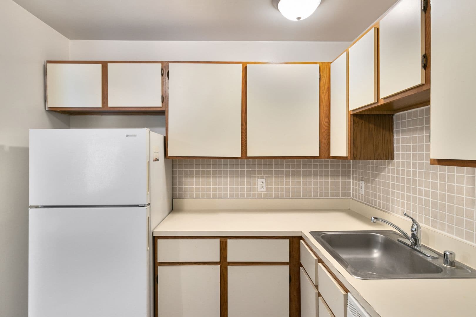 Farmington Hills Apartment: 31600 W. Nine Mile Rd