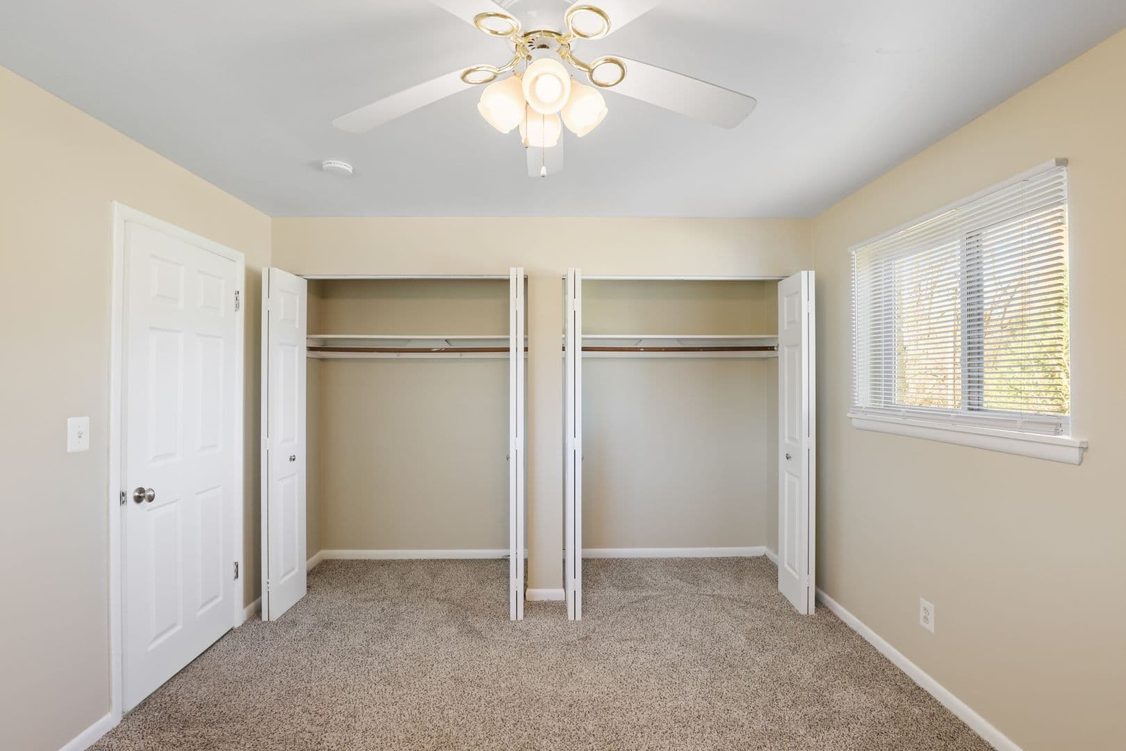 Howell Apartment: 727 & 739 E. Sibley Street   330 Bush Street