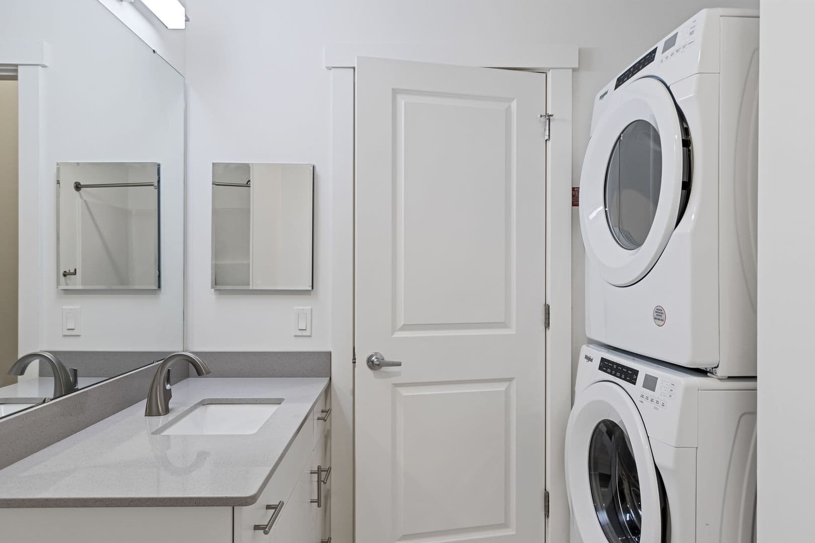 Lansing Apartment: 501 S  Capitol Avenue