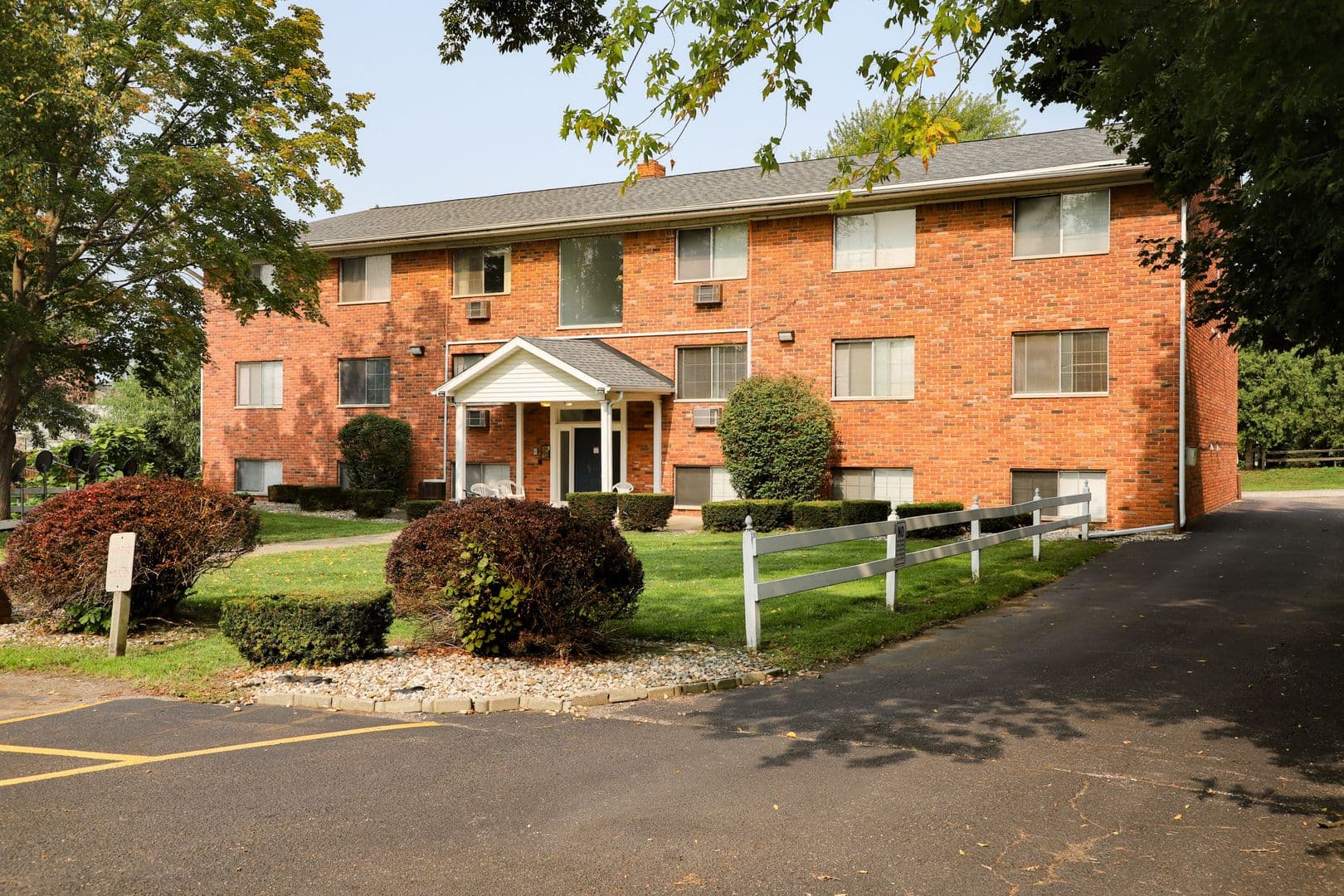 Albion Apartment: 210 S. Monroe Street