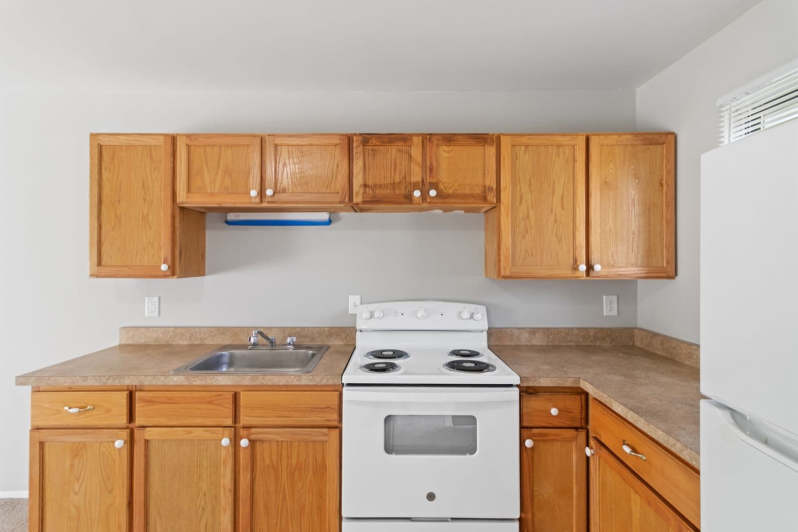 Waterford Apartment: 4144 Airport Rd