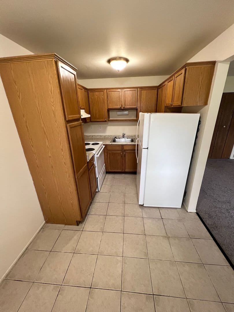 Roseville Apartment: 16435 E 12 Mile Rd