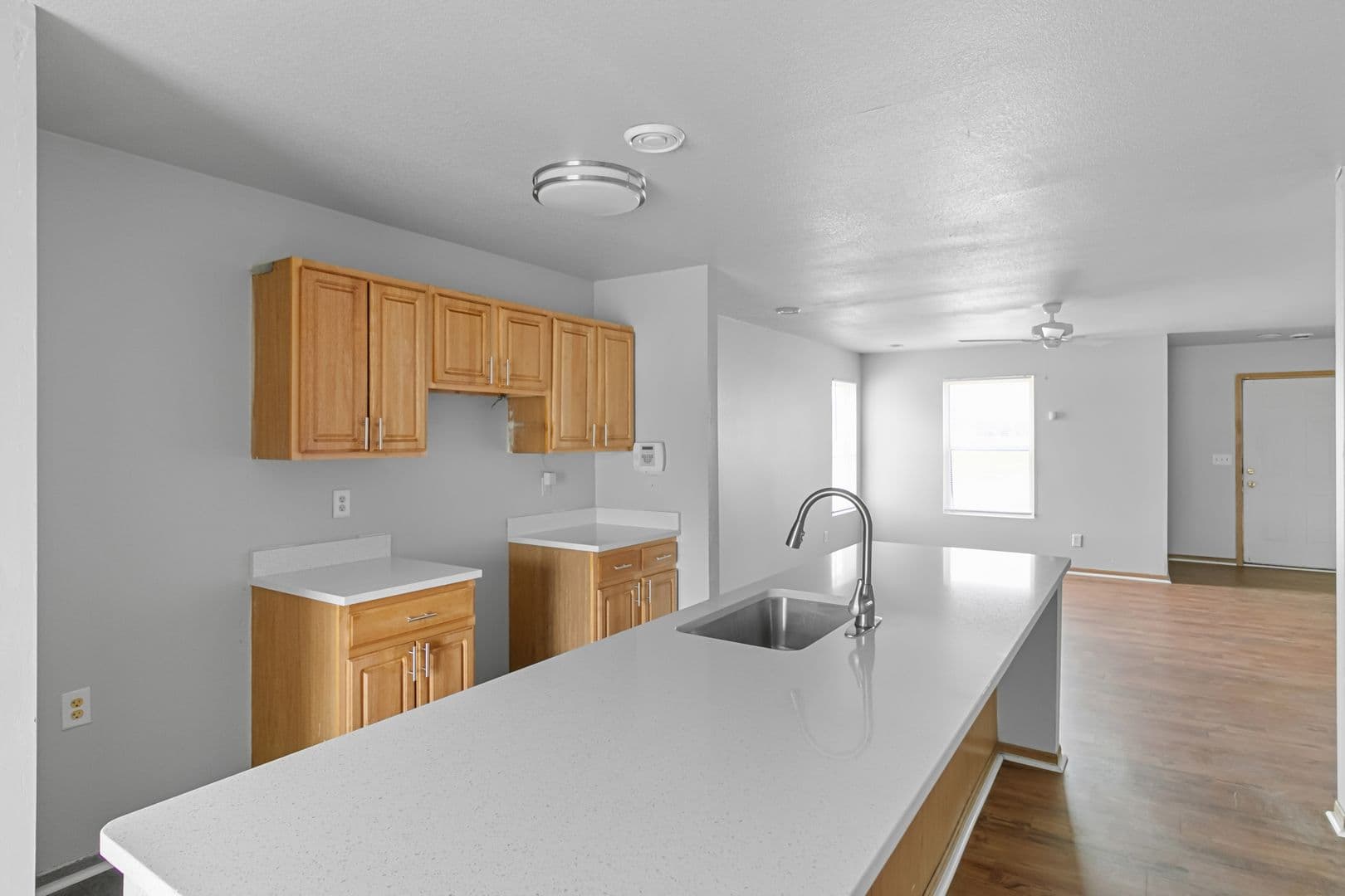 Saginaw Apartment: 2800 Brookwood N.