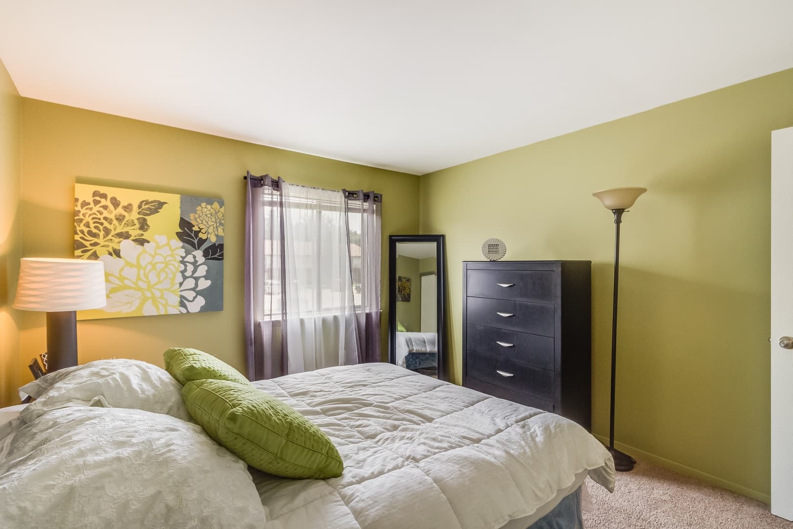 Lapeer Apartment: 55 Suzanne Drive