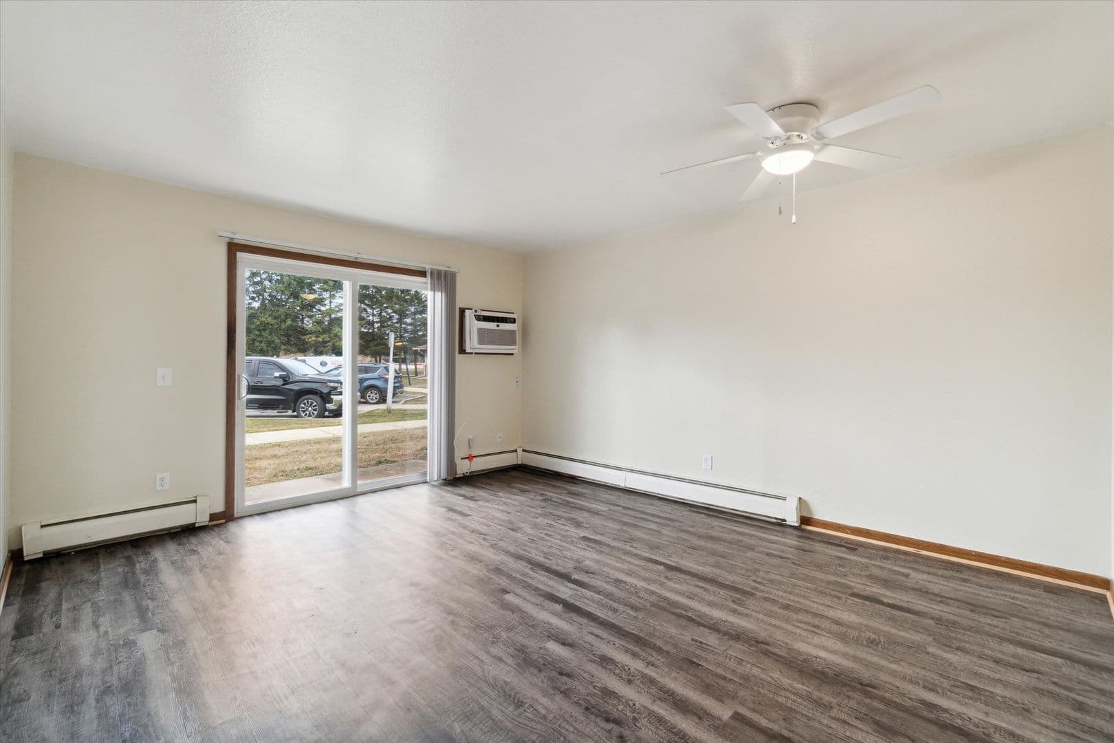 Pewamo Apartment: 140 W North St