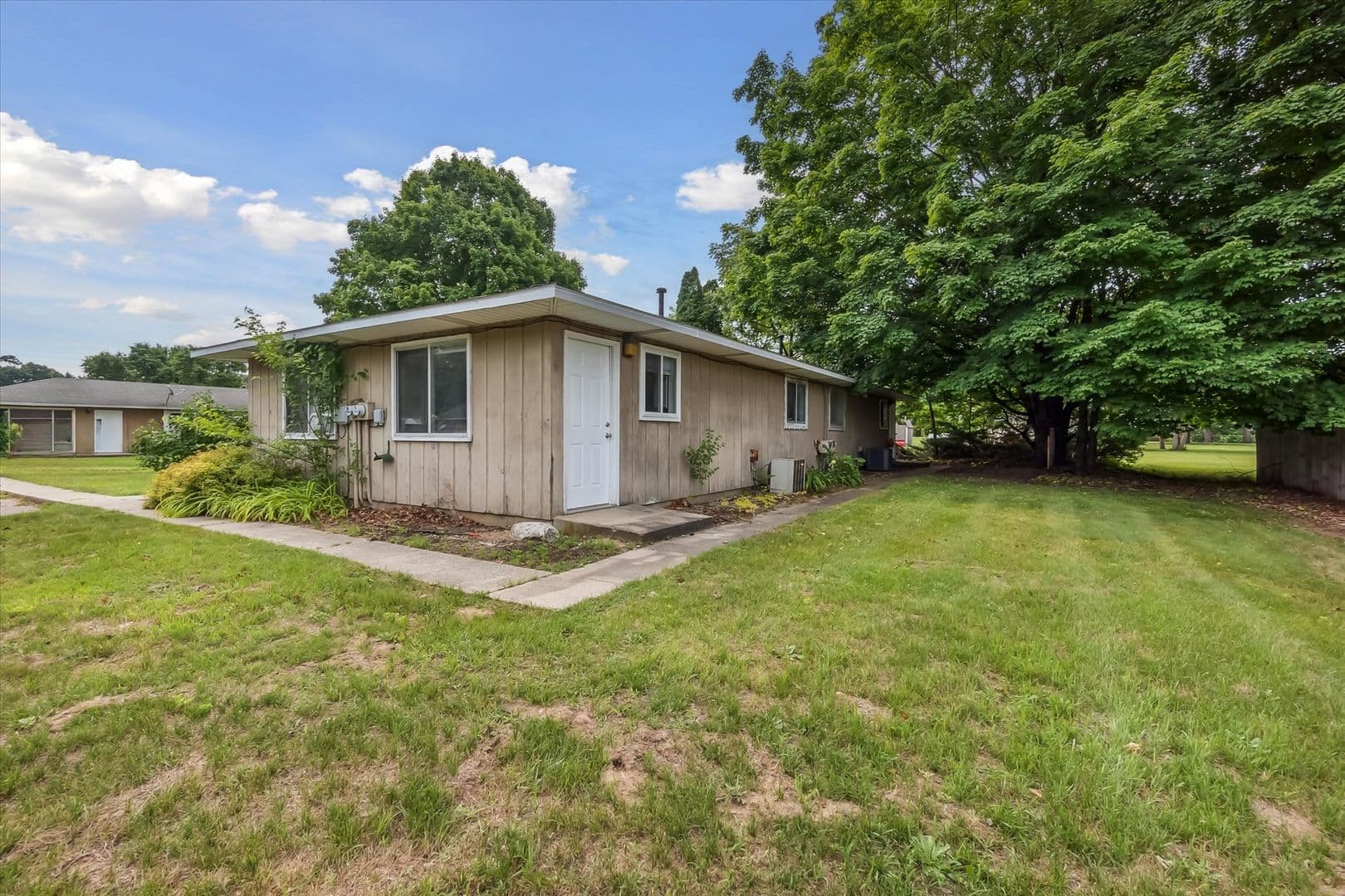 Lawton Apartment: 210 Morrill