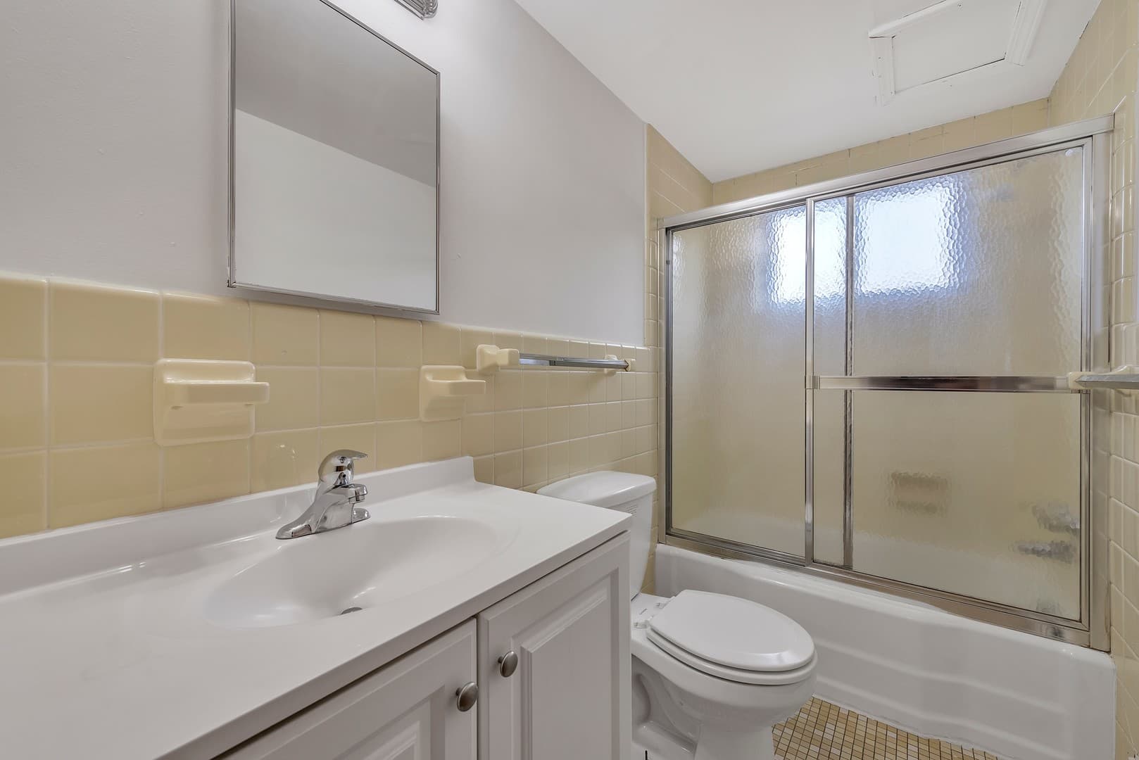 East Lansing Apartment: 1410 Old Canton Lane