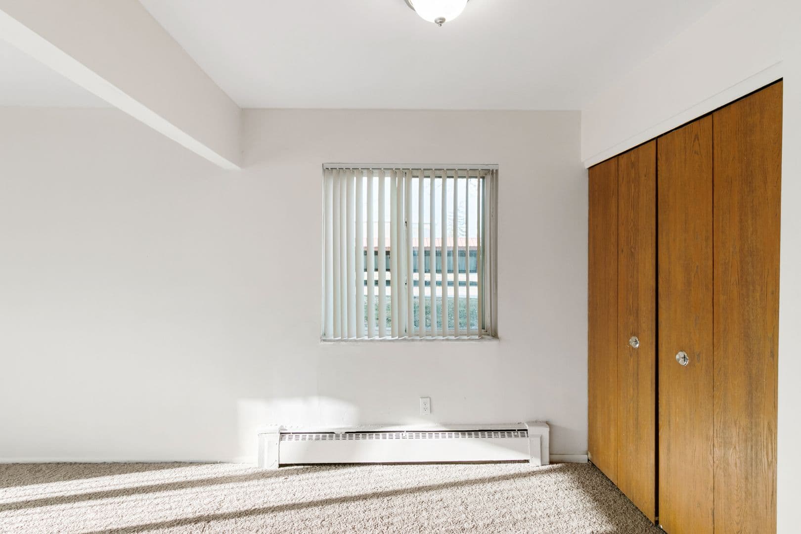 Roseville Apartment: 16435 E 12 Mile Rd