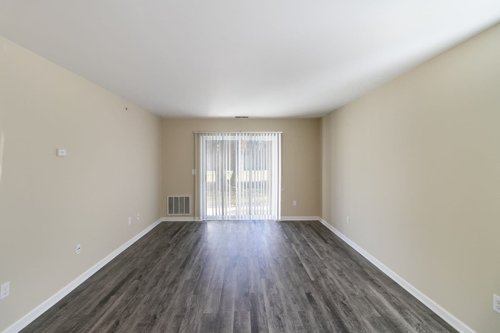 Lansing Apartment: 1306 E. Miller Road / 6114 Beechfield Dr