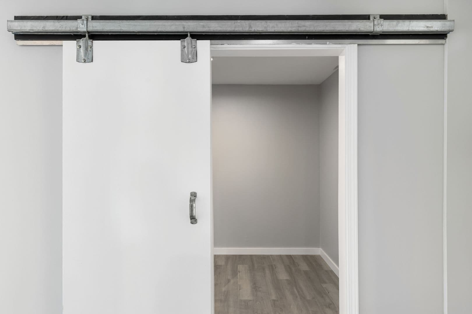 Royal Oak Apartment: 4312 & 4316 W. 13 Mile Road
