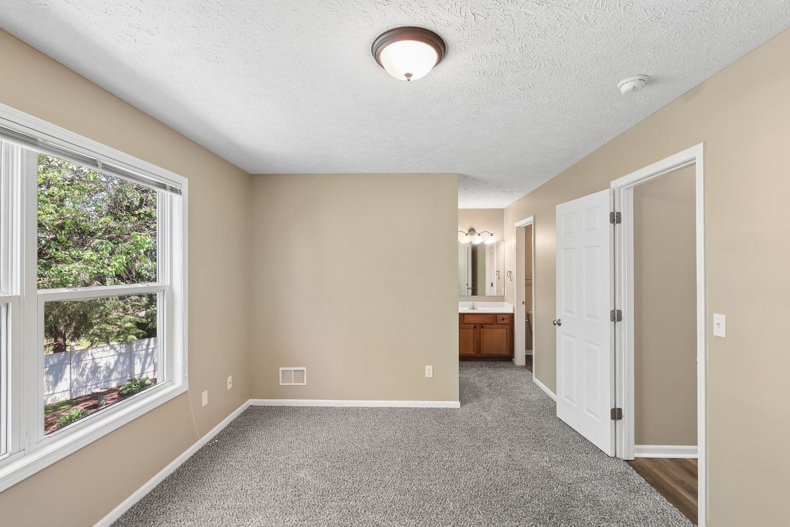 DeWitt Apartment: 270 Brunswick Drive