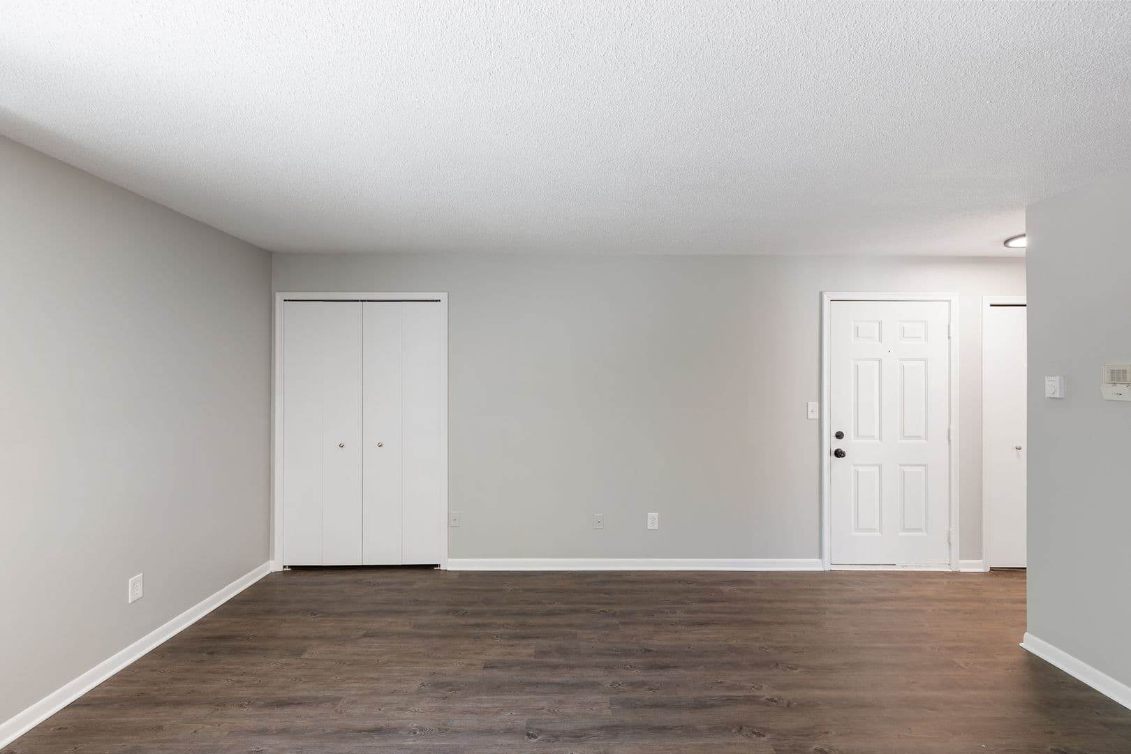 East China Apartment: 5230 Pointe Drive