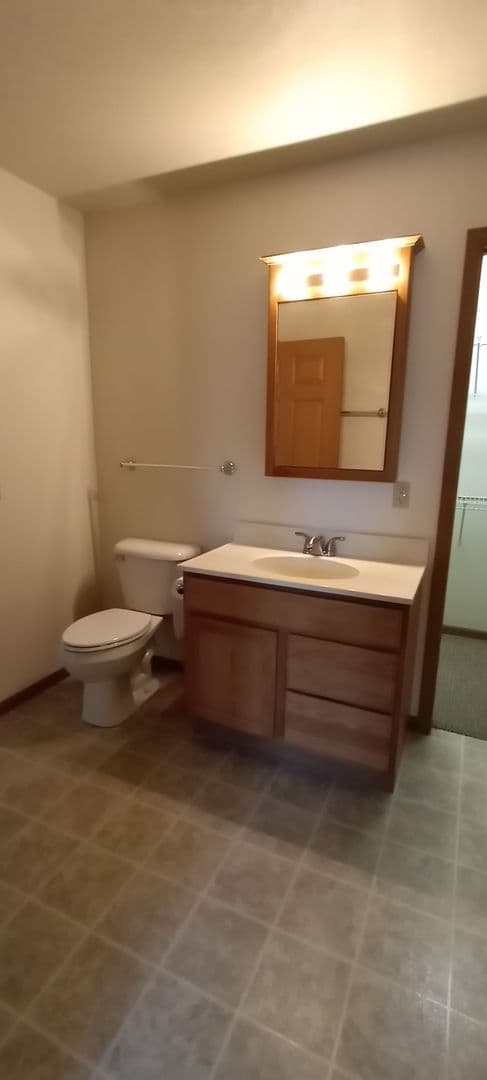Coldwater Apartment: 4 Burns Park Drive