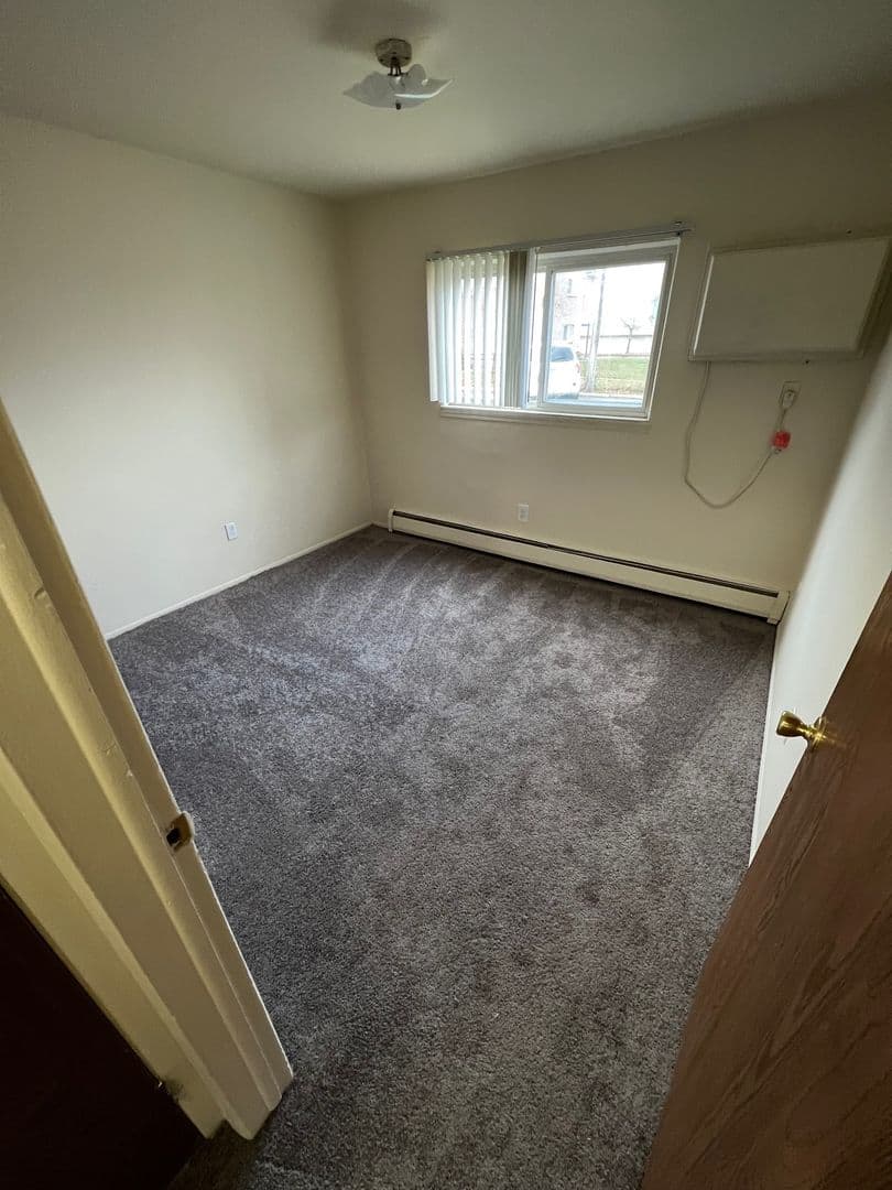 Roseville Apartment: 16435 E 12 Mile Rd