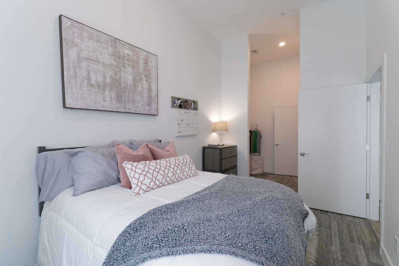 East Lansing Apartment: 16820 Chandler Rd