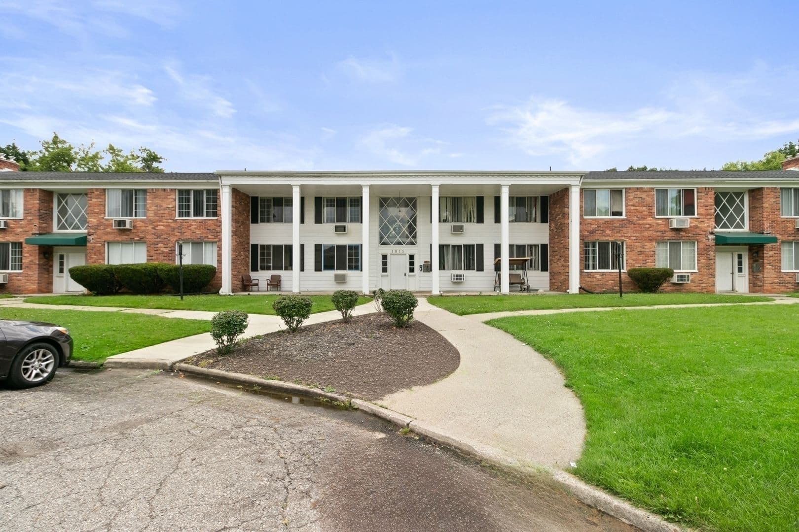 Lansing Apartment: 1815 Potomac Circle
