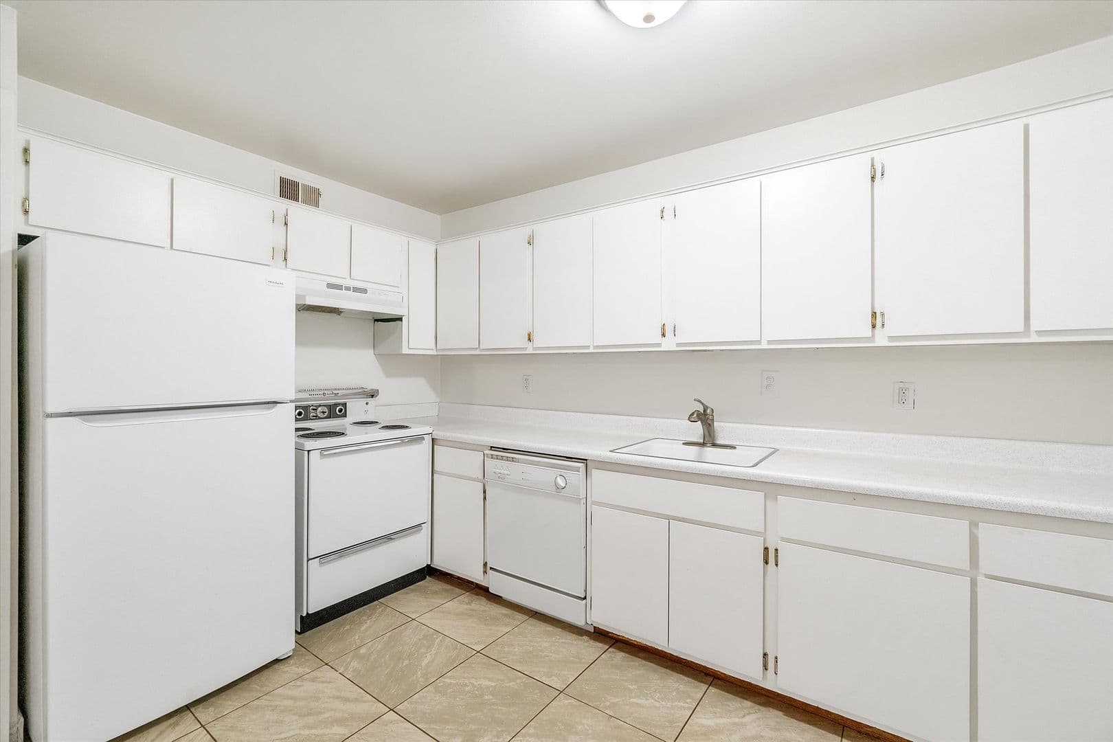 Owosso Apartment: 410 N. Ball St