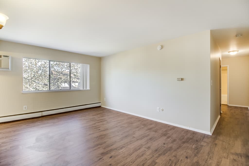 Lansing Apartment: 723 W Shiawassee