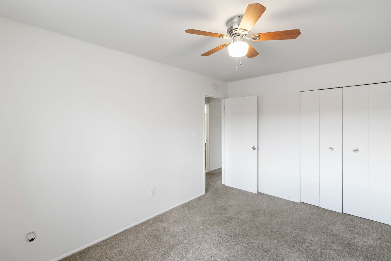 Roseville Apartment: 16435 E 12 Mile Rd