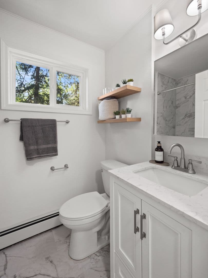 Royal Oak Apartment: 4001 W 13 Mile Road