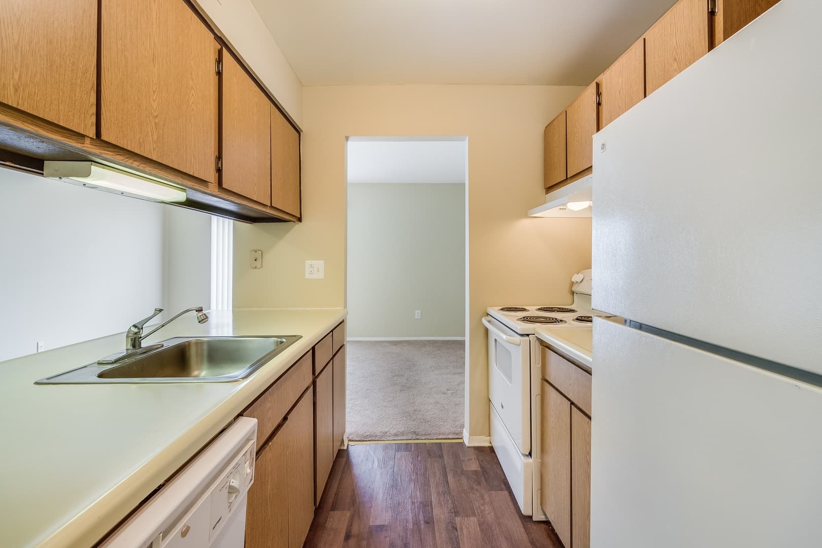 Lapeer Apartment: 55 Suzanne Drive