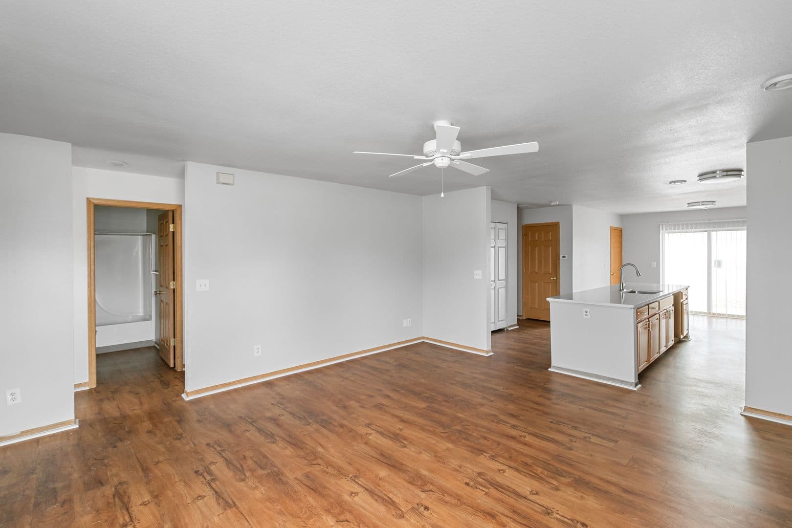 Saginaw Apartment: 2800 Brookwood N.