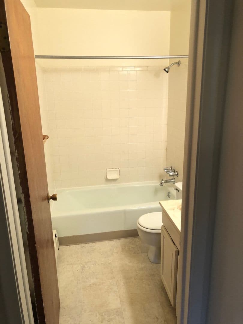 Davison Apartment: 348 E. Clark Street