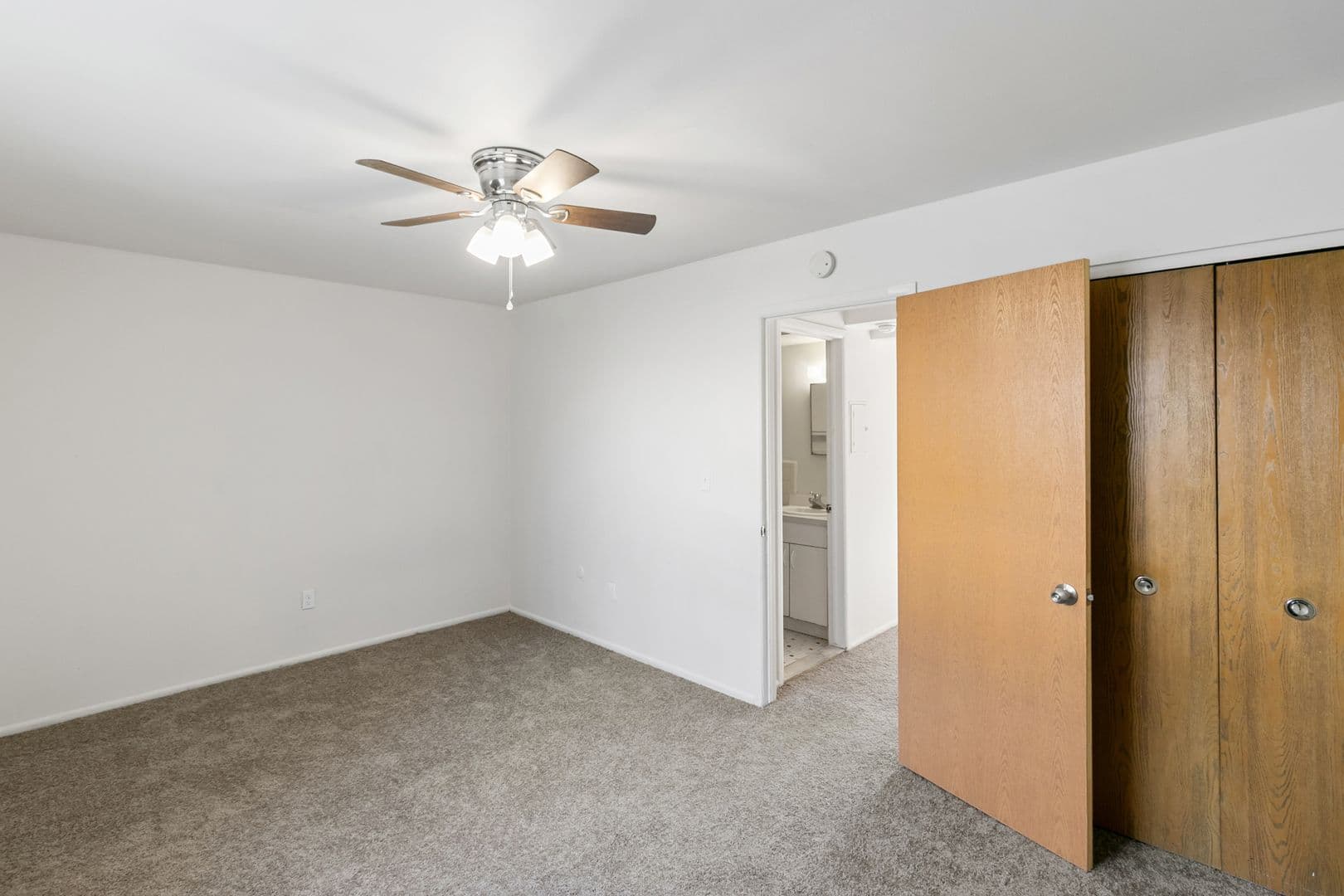 Roseville Apartment: 16435 E 12 Mile Rd