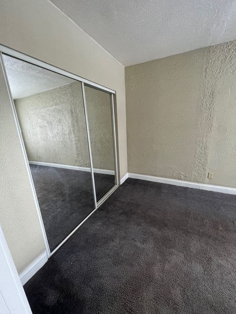 Parchment Apartment: 133 & 143 N Riverview Drive