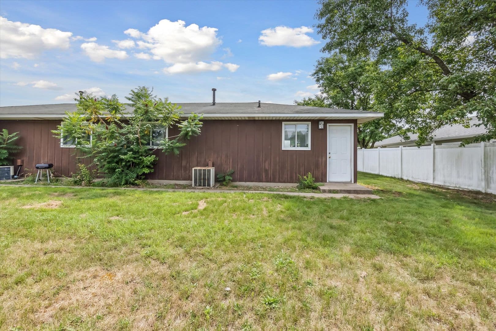 Lawton Apartment: 210 Morrill