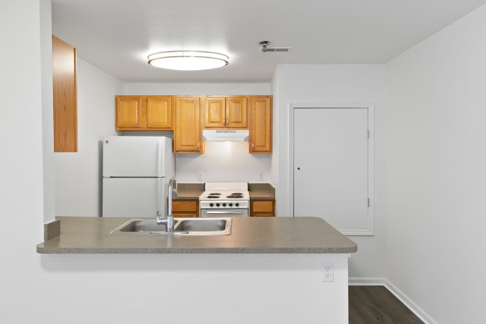 Ypsilanti Apartment: 2224 Golfside Road