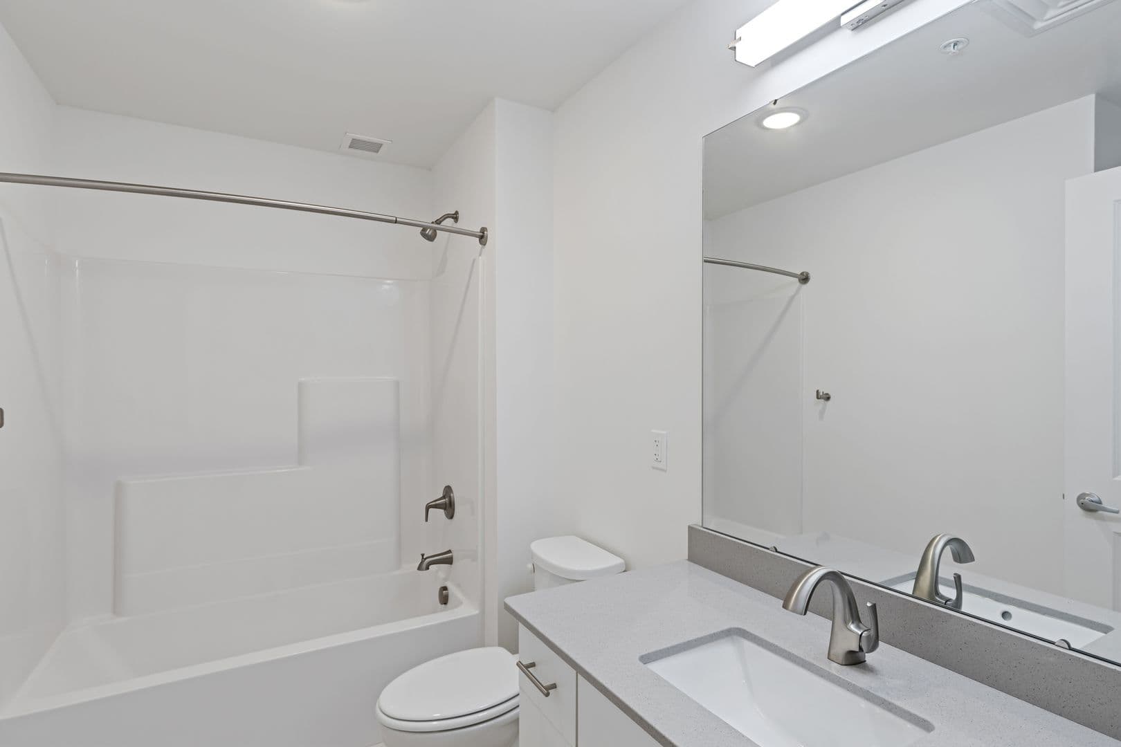 Lansing Apartment: 501 S  Capitol Avenue