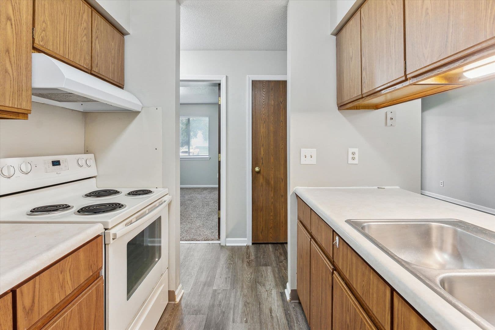 Augusta Apartment: 504 W Jefferson