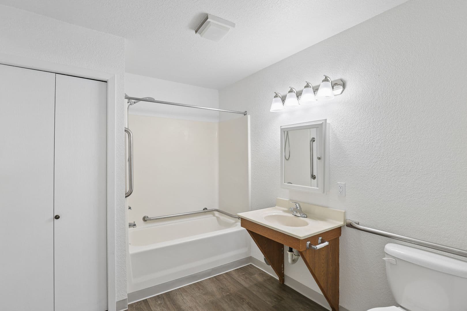 Clare Apartment: 235 Dwyer Avenue
