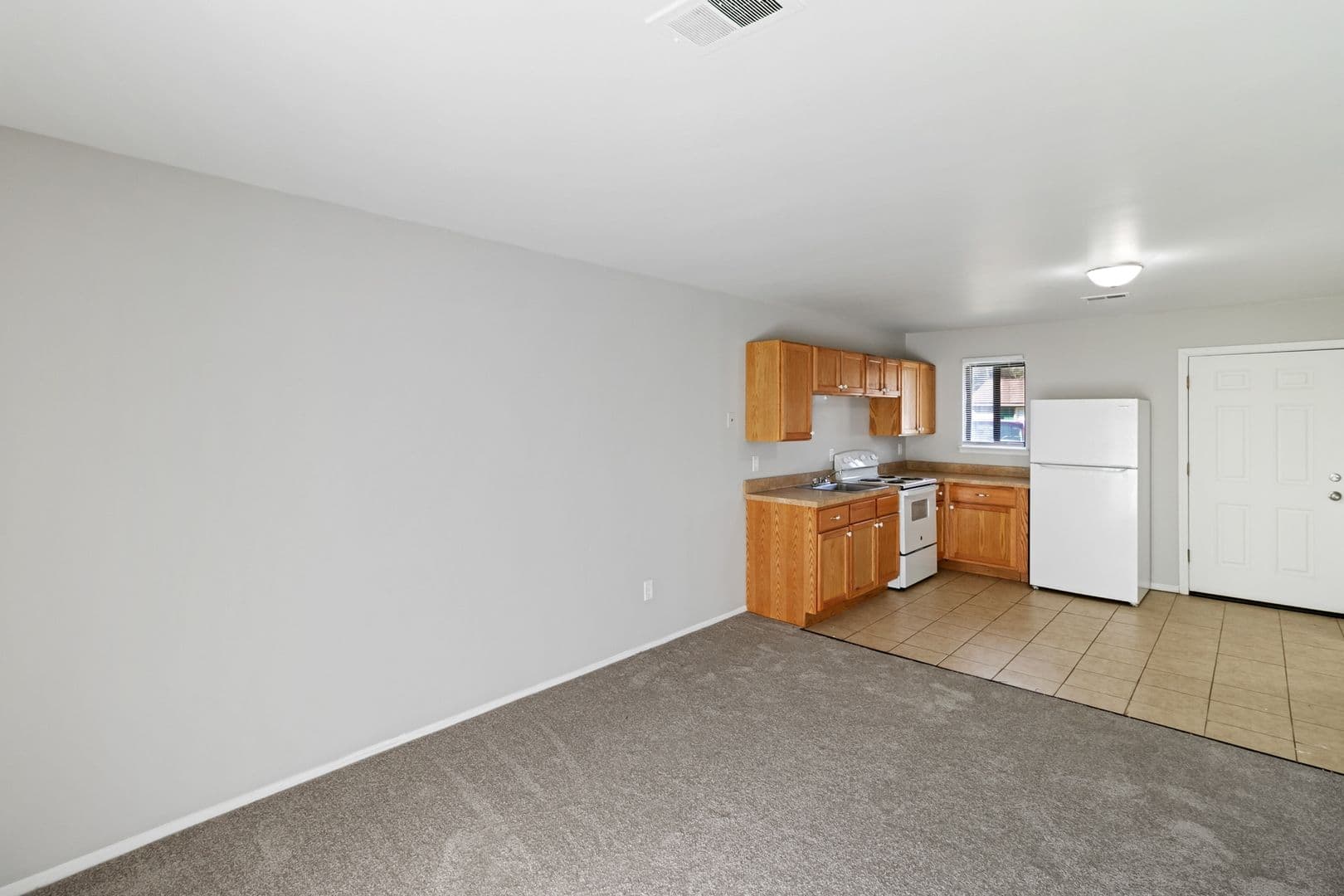 Waterford Apartment: 4144 Airport Rd