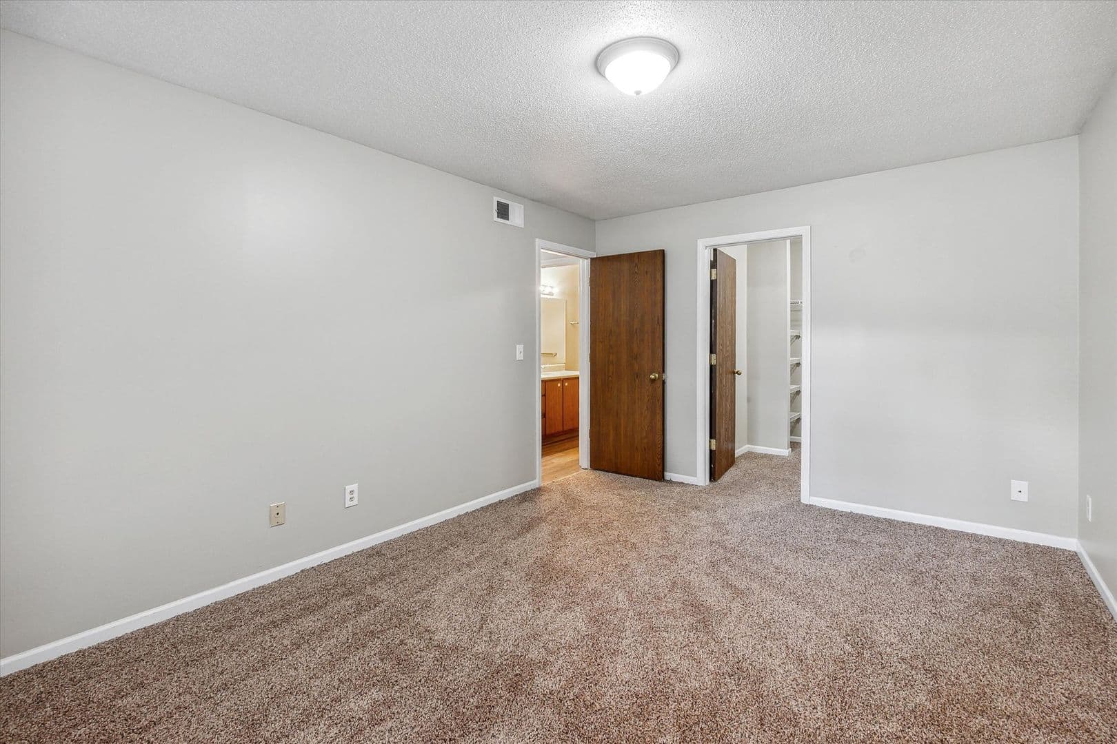 Augusta Apartment: 504 W Jefferson