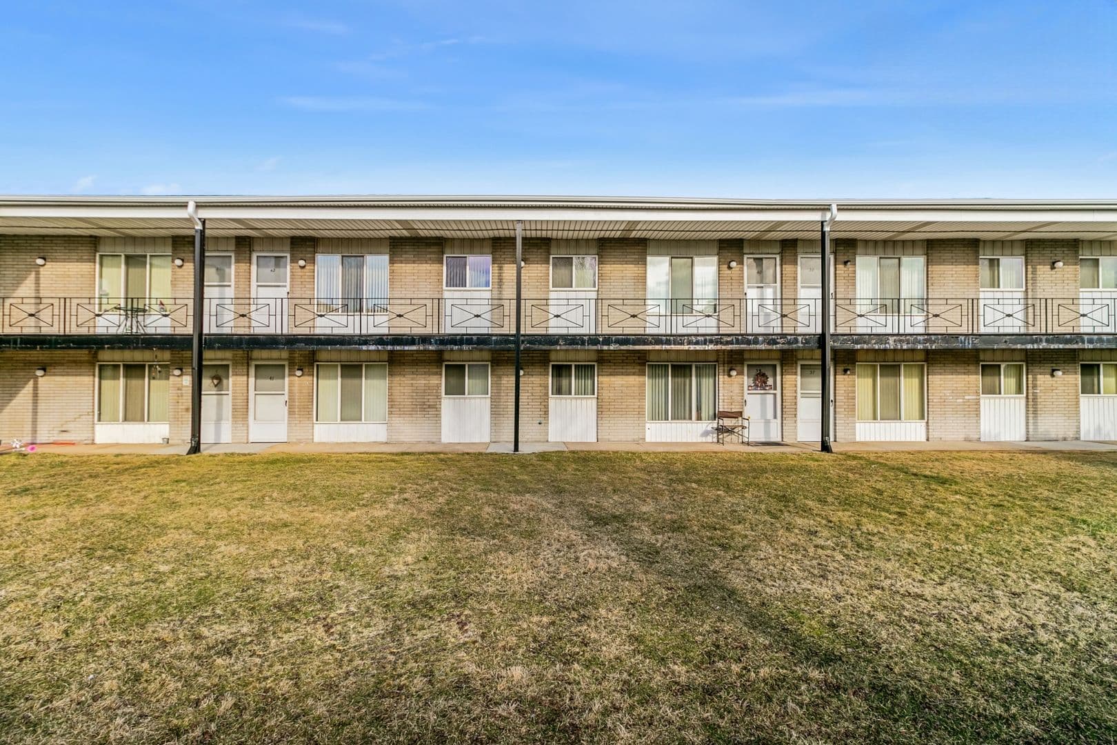 Roseville Apartment: 16435 E 12 Mile Rd