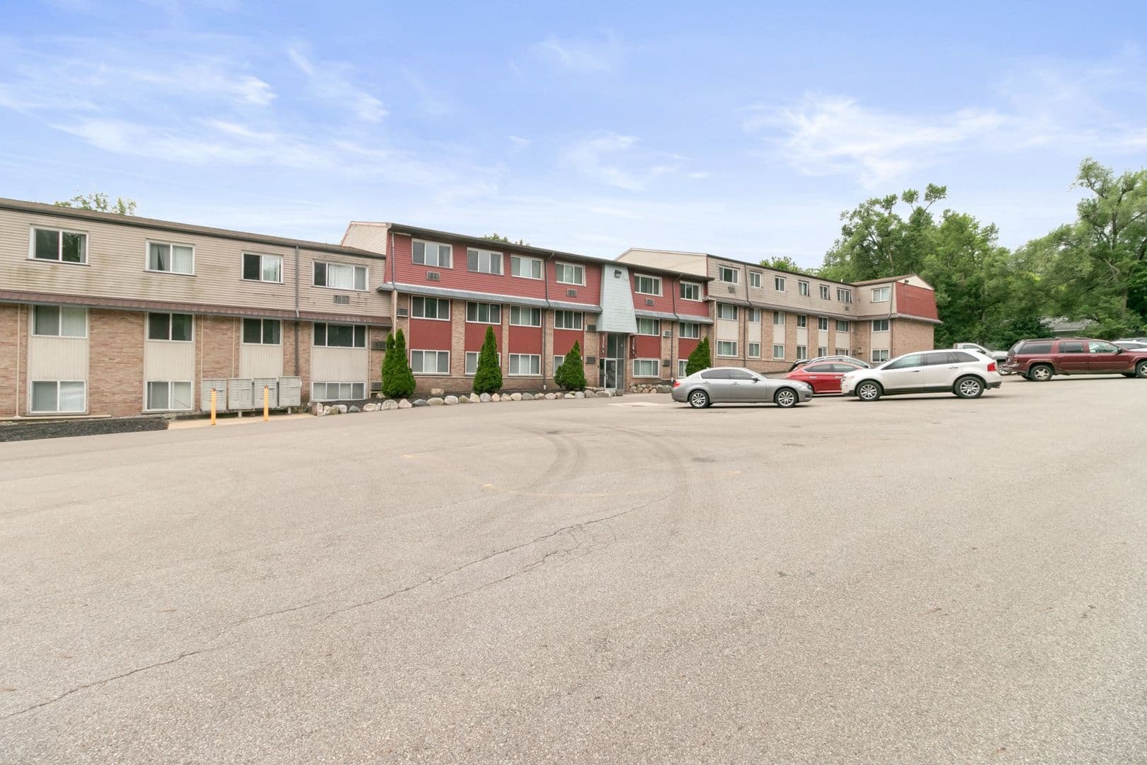 Kalamazoo Apartment: 105 N Kendall Ave